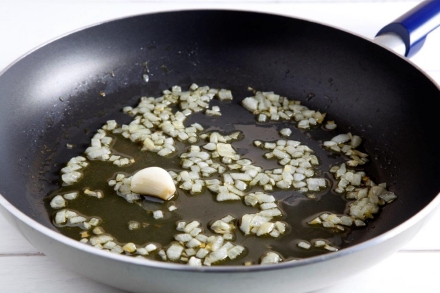 Preparazione Lasagne con broccoli e zucchine - Fase 1 Preparazione Lasagne con broccoli e zucchine - Fase 1