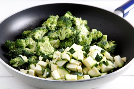 Preparazione Lasagne con broccoli e zucchine - Fase 2 Preparazione Lasagne con broccoli e zucchine - Fase 2
