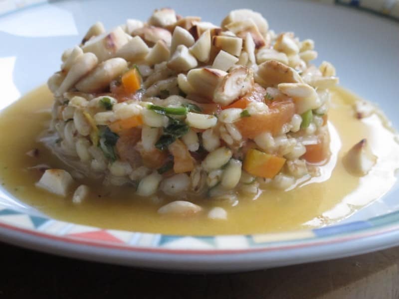 Orzotto vegetariano con le mandorle ricetta