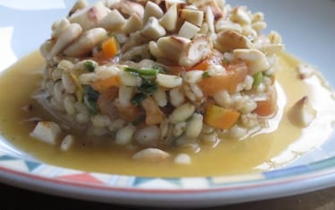 Orzotto vegetariano con le mandorle