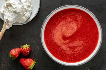 Preparazione Crema di fragole - Fase 2 Preparazione Crema di fragole - Fase 2