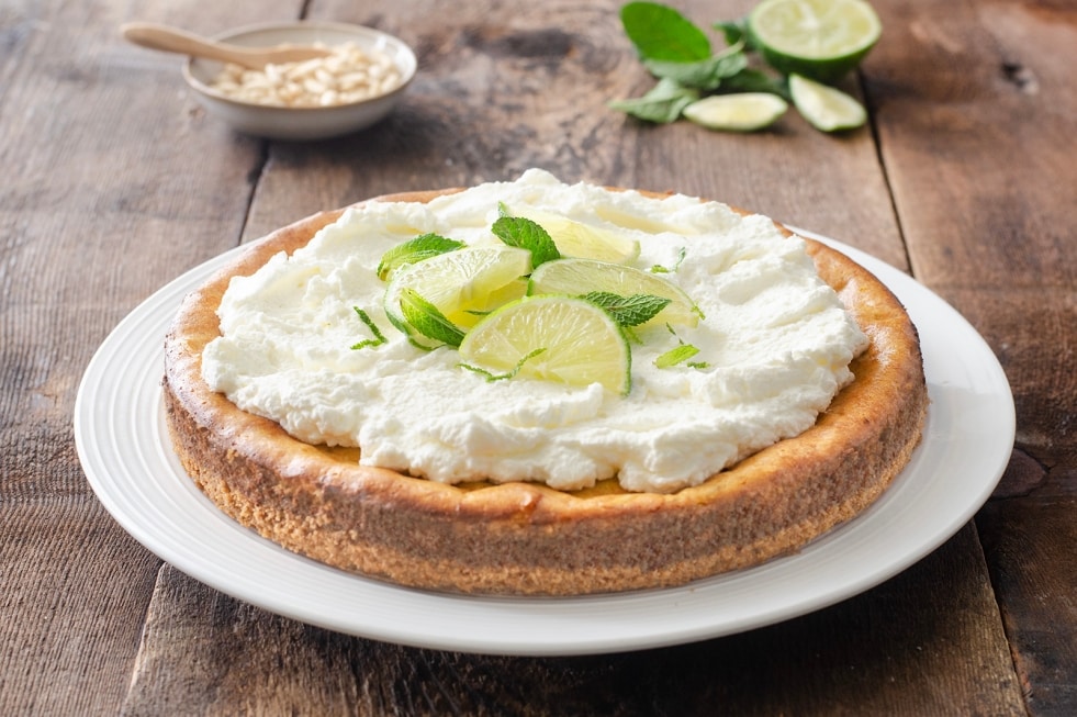 Crostata cheesecake al lime e pinoli ricetta