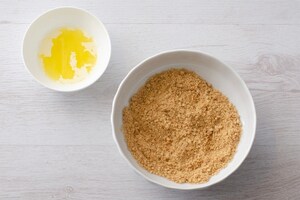 Preparazione Crostata cheesecake al lime e pinoli - Fase 1
