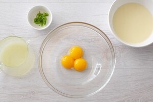 Preparazione Crostata cheesecake al lime e pinoli - Fase 2