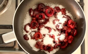 Preparazione Pie di crema e ciliegie - Fase 4