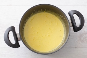 Preparazione Crostata alla crema e mele caramellate - Fase 1