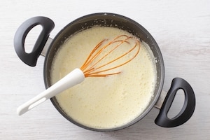 Preparazione Crostata alla crema e mele caramellate - Fase 2