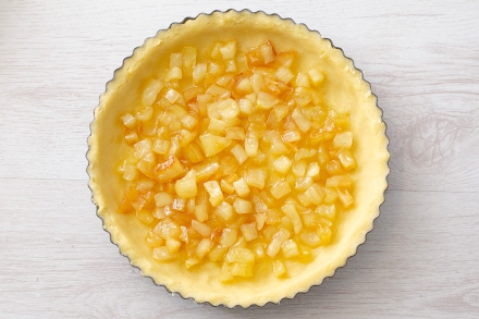 Preparazione Crostata alla crema e mele caramellate - Fase 4 Preparazione Crostata alla crema e mele caramellate - Fase 4