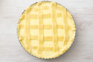 Preparazione Crostata alla crema e mele caramellate - Fase 4