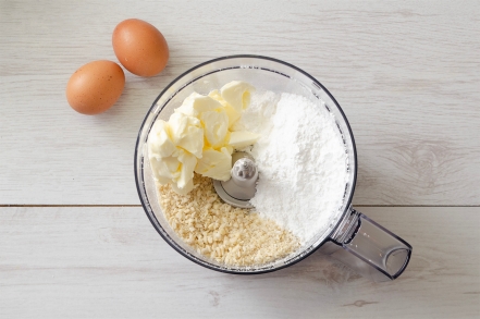 Preparazione Crostata con crema di mandorle e spicchi di limone - Fase 1 Preparazione Crostata con crema di mandorle e spicchi di limone - Fase 1