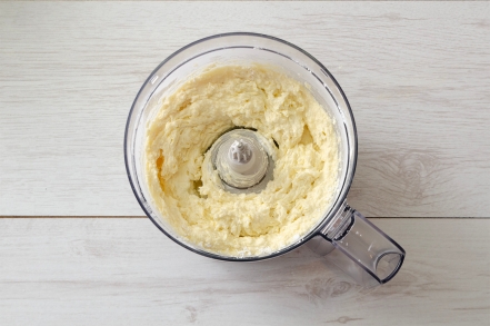 Preparazione Crostata con crema di mandorle e spicchi di limone - Fase 1 Preparazione Crostata con crema di mandorle e spicchi di limone - Fase 1