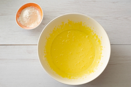 Preparazione Crostata con crema di mandorle e spicchi di limone - Fase 2 Preparazione Crostata con crema di mandorle e spicchi di limone - Fase 2