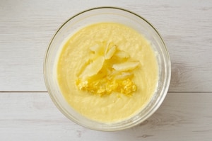 Preparazione Crostata con crema di mandorle e spicchi di limone - Fase 5