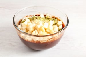 Preparazione Torta al cioccolato, frutta secca e pere - Fase 2