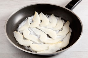 Preparazione Torta al cioccolato, frutta secca e pere - Fase 4