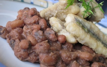 Aguglie fritte e fagioli al vino rosso