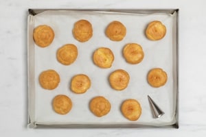 Preparazione Profiteroles al cioccolato - Fase 3