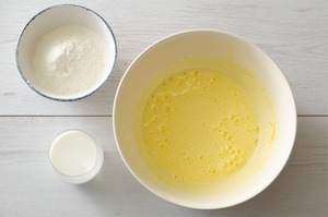 Preparazione Torta di mele facilissima - Fase 1