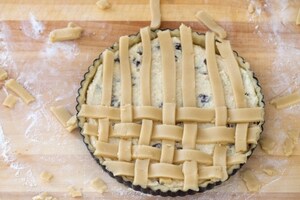 Preparazione Crostata di ricotta e uvetta - Fase 4