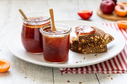 Confettura di albicocche e prugne