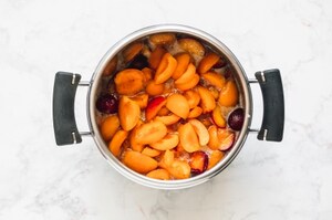 Preparazione Confettura di albicocche e prugne - Fase 2