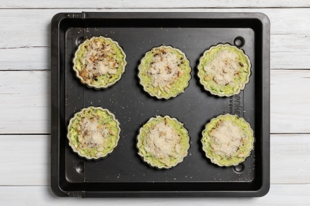 Preparazione Tartellette gratinate alle zucchine - Fase 4 Preparazione Tartellette gratinate alle zucchine - Fase 4
