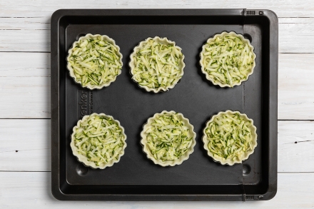 Preparazione Tartellette gratinate alle zucchine - Fase 3 Preparazione Tartellette gratinate alle zucchine - Fase 3