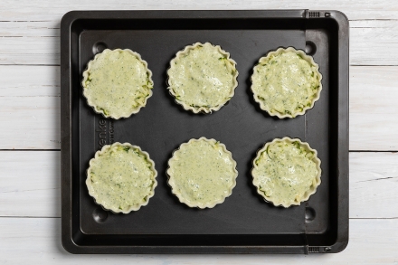 Preparazione Tartellette gratinate alle zucchine - Fase 3 Preparazione Tartellette gratinate alle zucchine - Fase 3