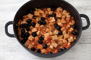 Preparazione Tonno con olive nere, pomodori e sedano - Fase 3