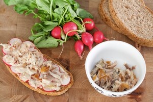 Preparazione Panino aringa e ravanelli - Fase 3