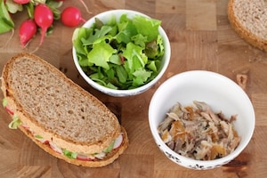 Preparazione Panino aringa e ravanelli - Fase 4