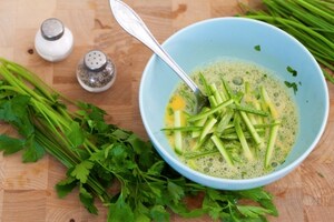 Preparazione Panino frittata di zucchine e confettura di cipolle - Fase 2