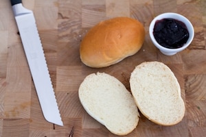 Preparazione Panino frittata di zucchine e confettura di cipolle - Fase 3