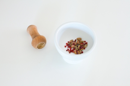 Preparazione Panino mortadella, caprino e pesto di pistacchi - Fase 1 Preparazione Panino mortadella, caprino e pesto di pistacchi - Fase 1