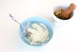 Preparazione Panino mortadella, caprino e pesto di pistacchi - Fase 2