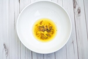 Preparazione Panino con pollo, aceto balsamico e puntarelle - Fase 1