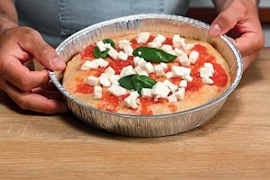 Preparazione Pizza Margherita - Fase 3
