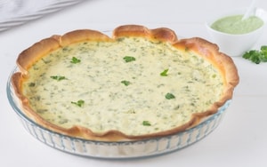 Preparazione Torta alla robiola con salsa di piselli - Fase 4