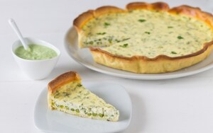 Preparazione Torta alla robiola con salsa di piselli - Fase 4