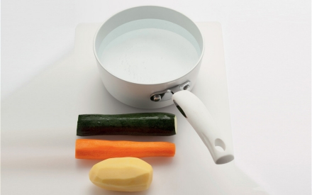 Preparazione Brodo vegetale per bambini - Fase 1 Preparazione Brodo vegetale per bambini - Fase 1