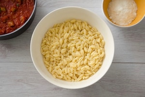 Preparazione Gnocchetti sardi con pomodoro e salsiccia - Fase 3