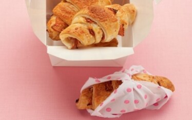 Mini cornetti di pane al prosciutto