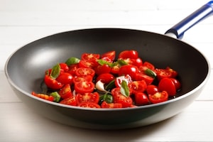 Preparazione Orecchiette con pomodorini e ricotta salata - Fase 2