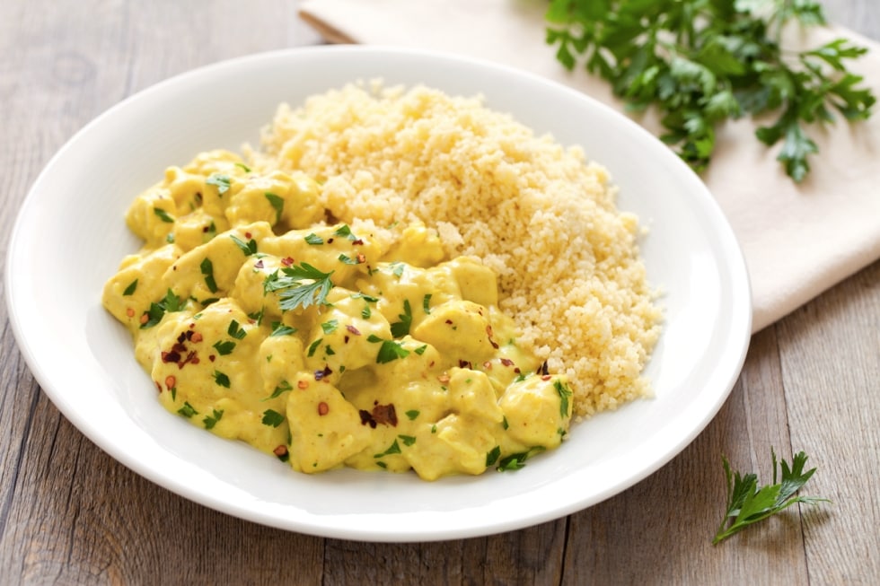 Pollo al latte di cocco e curry con cous cous ricetta