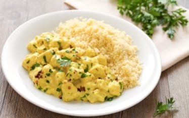 Pollo al latte di cocco e curry con cous cous