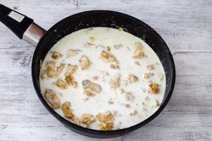 Preparazione Pollo al latte di cocco e curry con cous cous - Fase 2