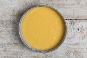 Preparazione Torta di farina gialla allo yogurt - Fase 2