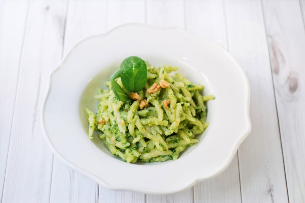 Trofie al pesto di noci e spinaci ricetta