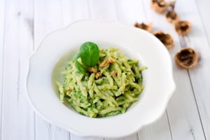 Preparazione Trofie al pesto di noci e spinaci - Fase 2