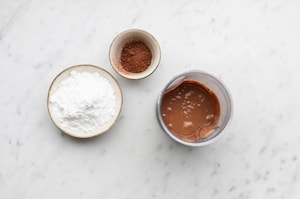 Preparazione Crema di nocciole e cioccolato - Fase 2